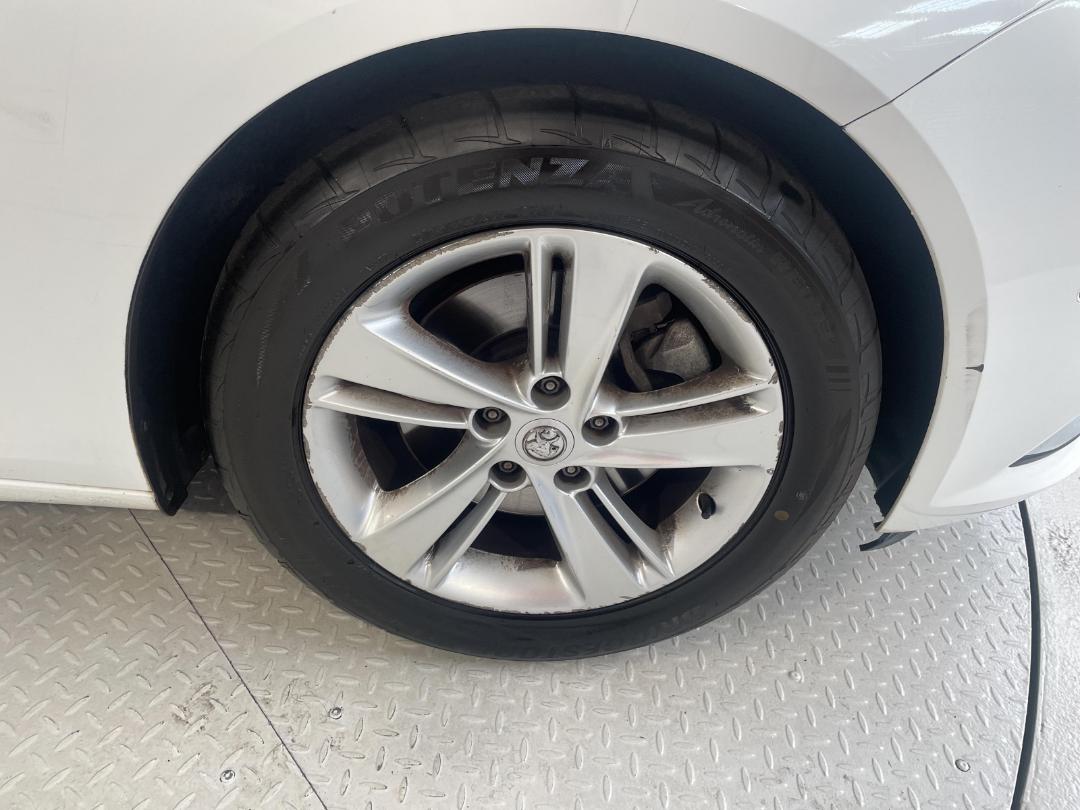 Photo '7' of Holden Commodore LT Photo '7' of Holden Commodore LT