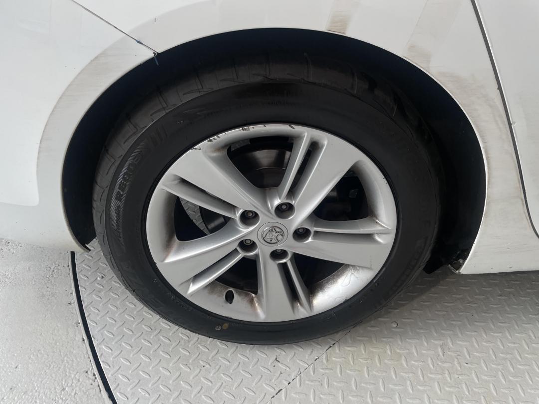 Photo '10' of Holden Commodore LT Photo '10' of Holden Commodore LT