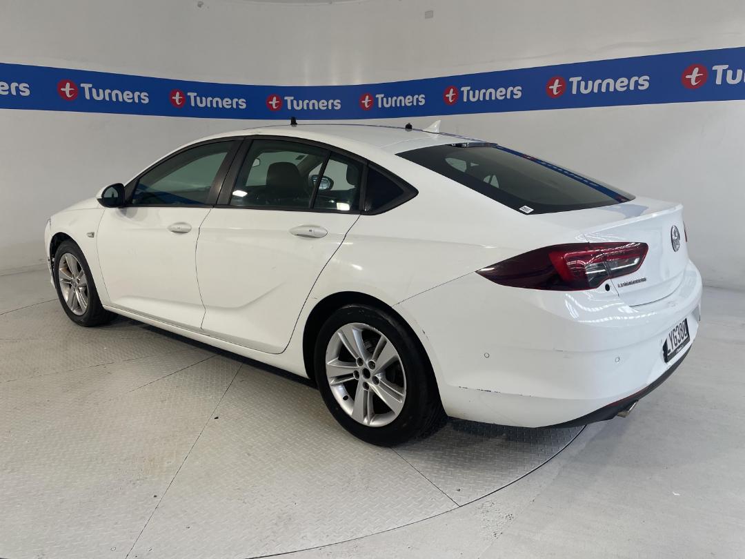 Photo '4' of Holden Commodore LT Photo '4' of Holden Commodore LT