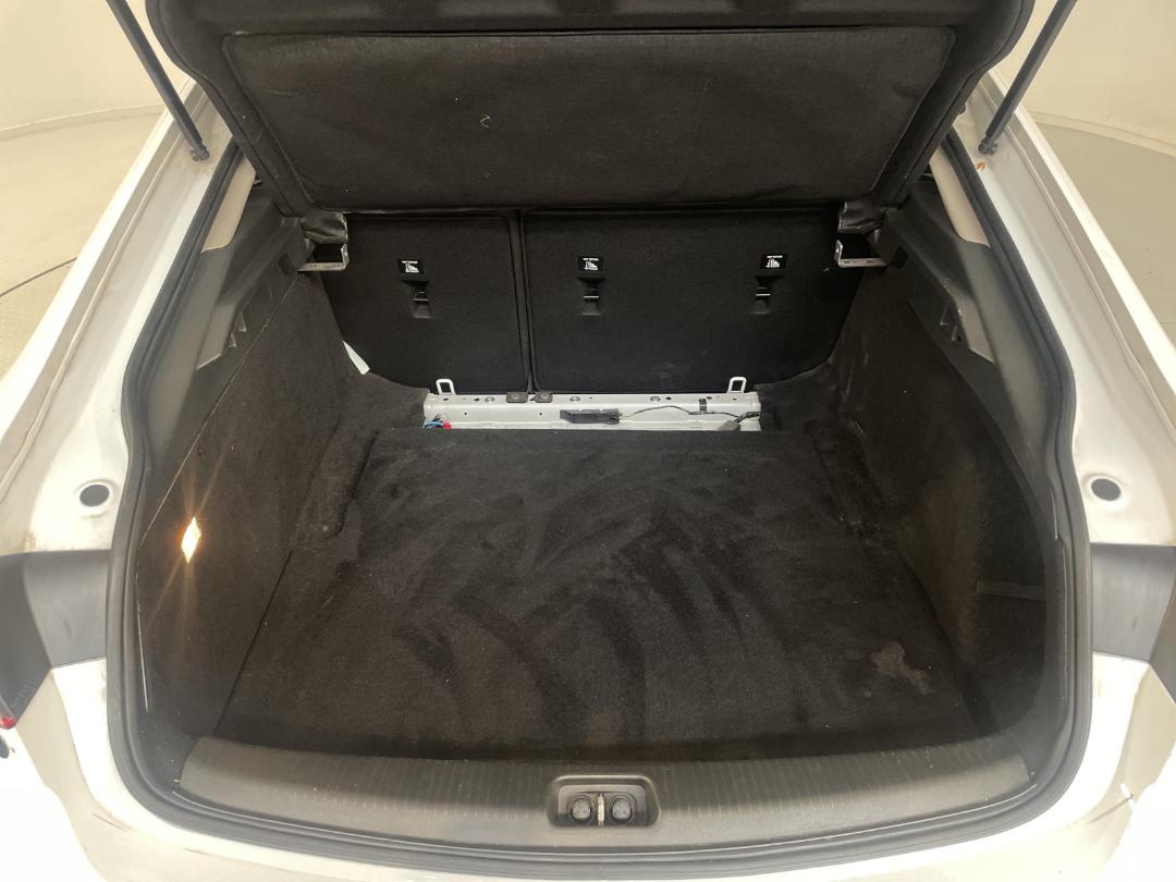 Photo '12' of Holden Commodore LT Photo '12' of Holden Commodore LT