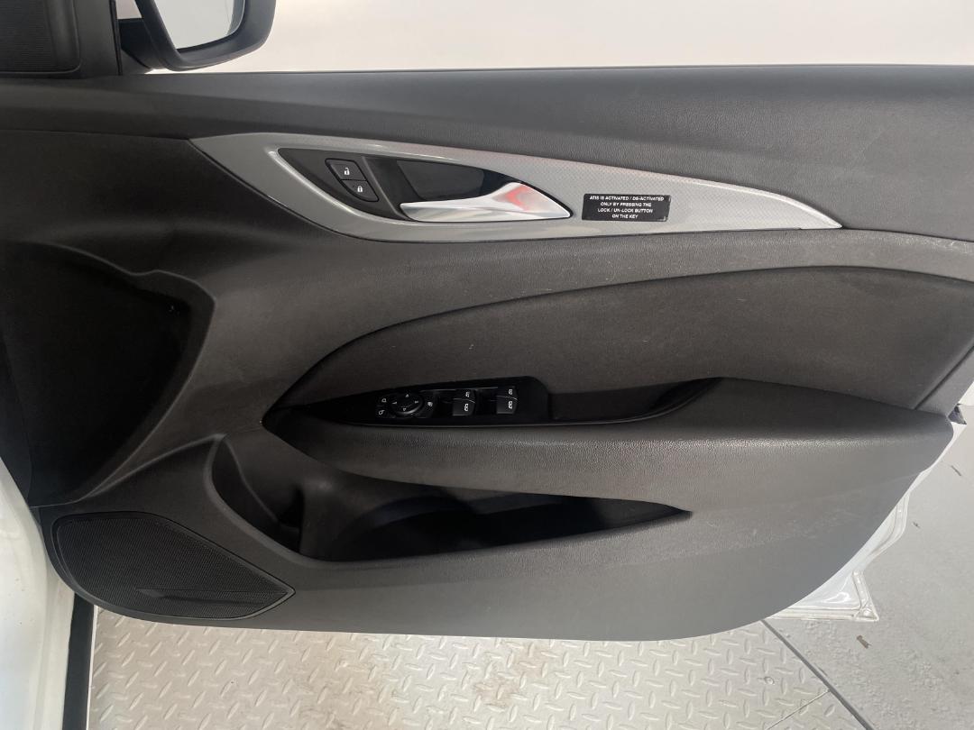 Photo '13' of Holden Commodore LT Photo '13' of Holden Commodore LT