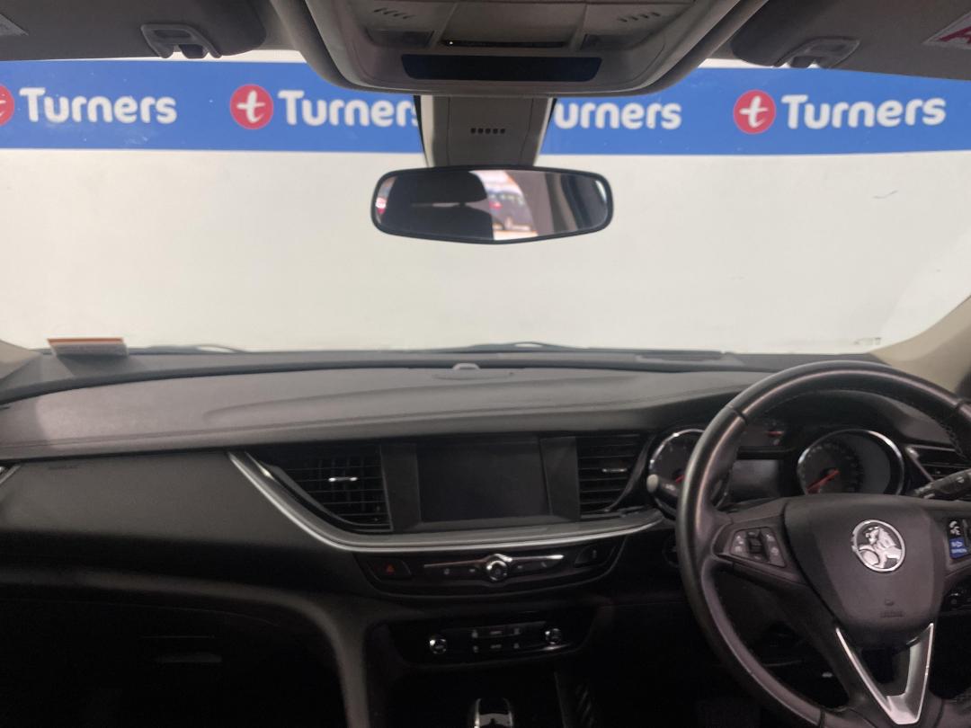 Photo '15' of Holden Commodore LT Photo '15' of Holden Commodore LT