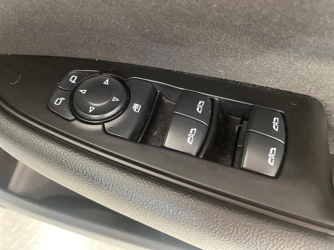 Photo '21' of Holden Commodore LT Photo '21' of Holden Commodore LT