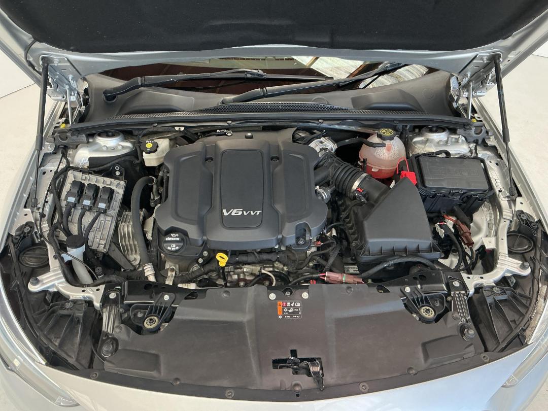 Photo '13' of Holden Commodore Photo '13' of Holden Commodore