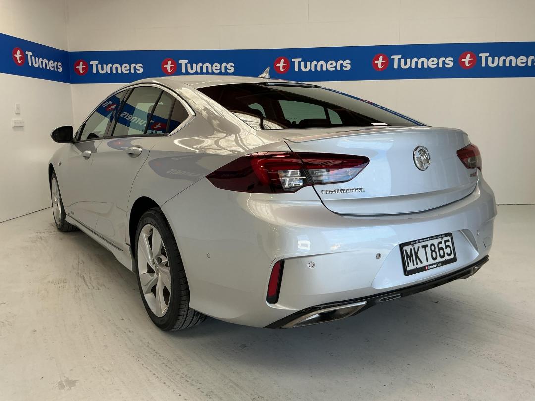 Photo '5' of Holden Commodore Photo '5' of Holden Commodore