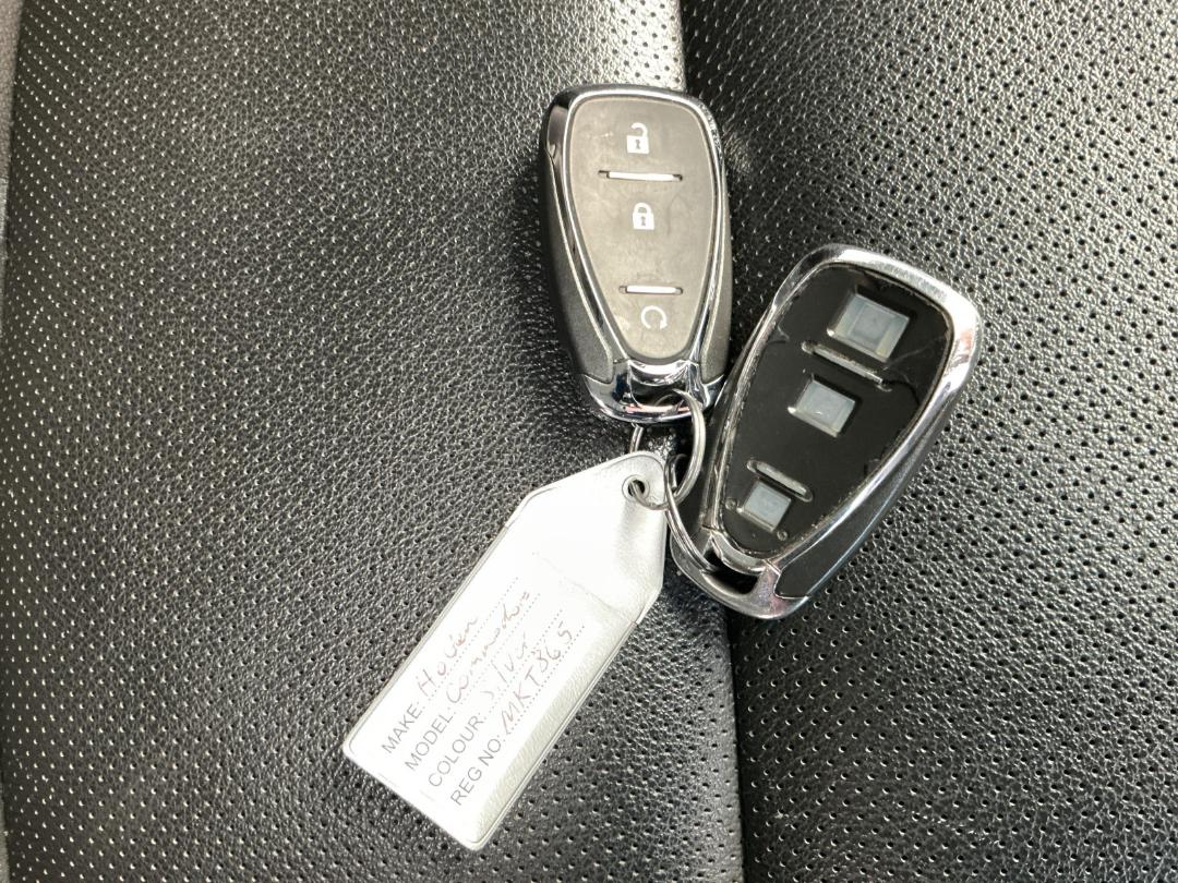 Photo '22' of Holden Commodore Photo '22' of Holden Commodore