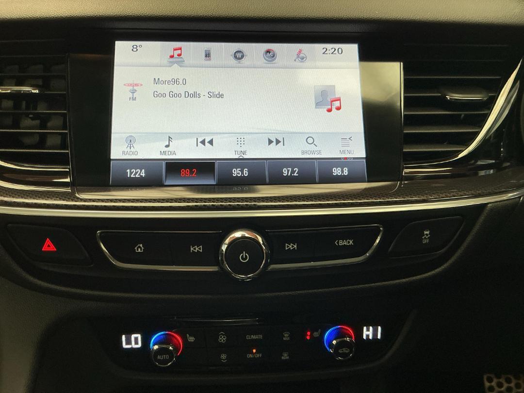 Photo '18' of Holden Commodore Photo '18' of Holden Commodore