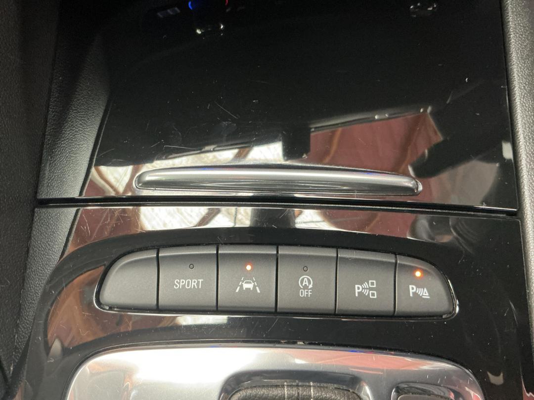 Photo '25' of Holden Commodore Photo '25' of Holden Commodore