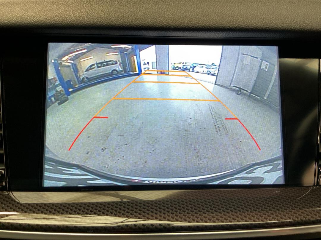 Photo '24' of Holden Commodore Photo '24' of Holden Commodore