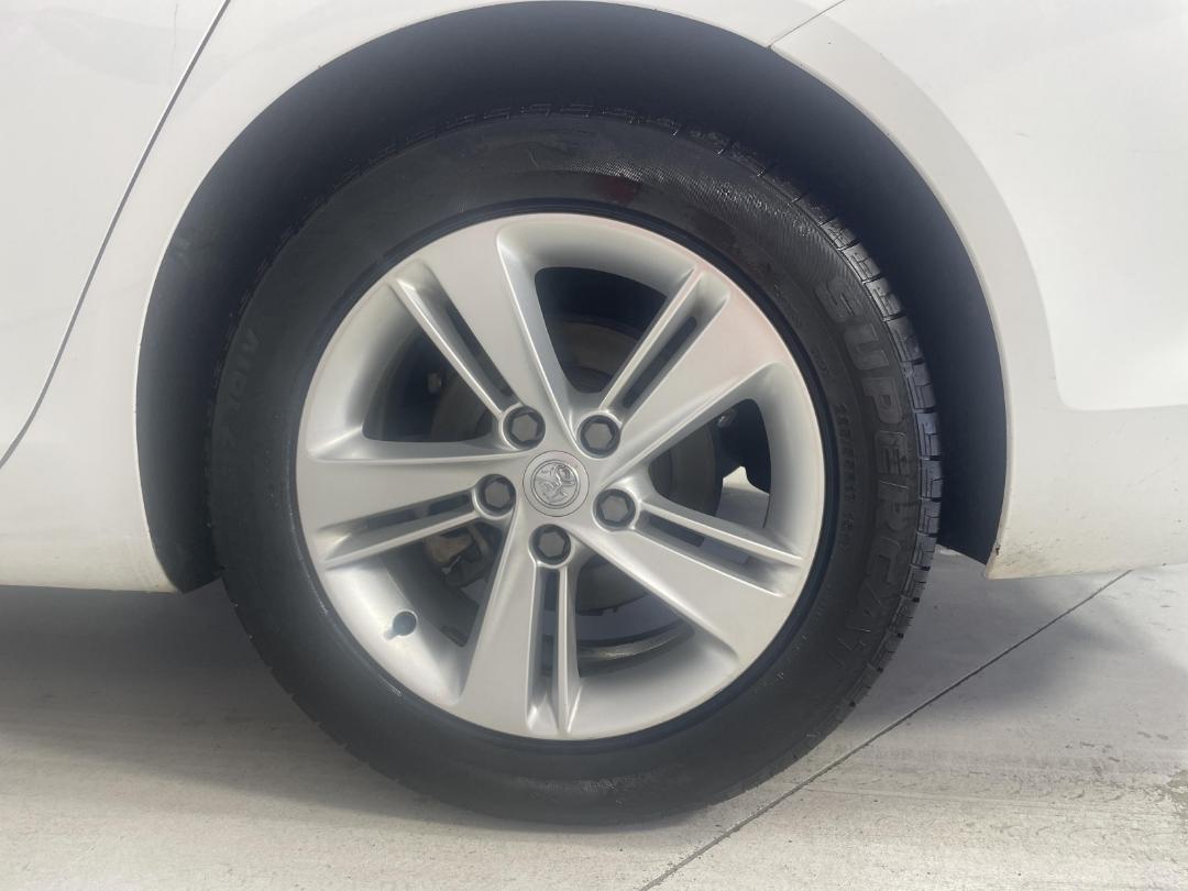 Photo '11' of Holden Commodore