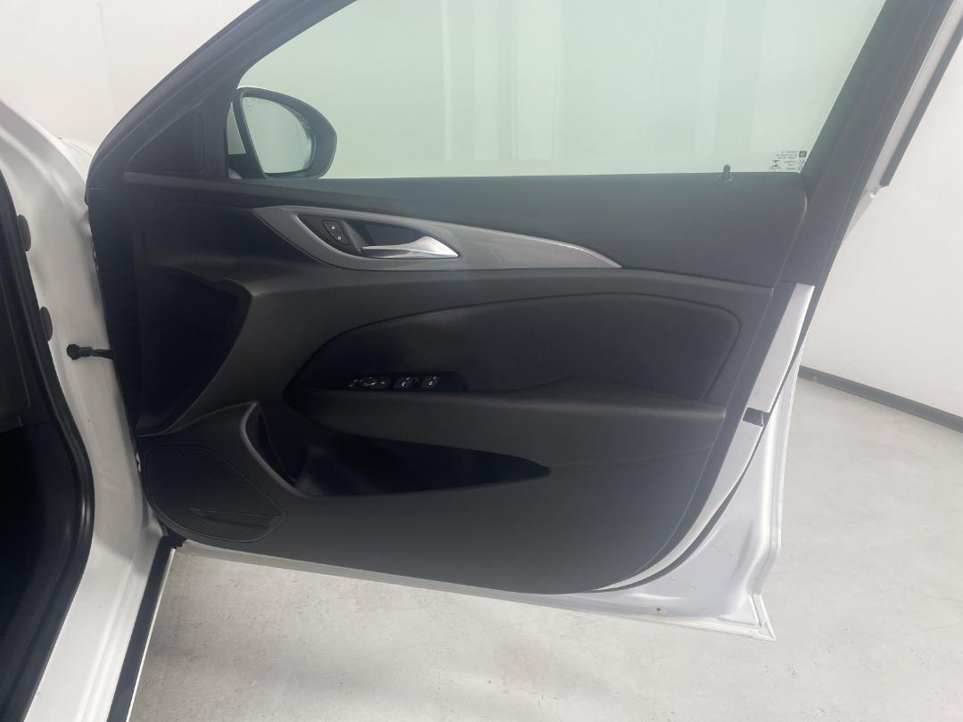 Photo '15' of Holden Commodore