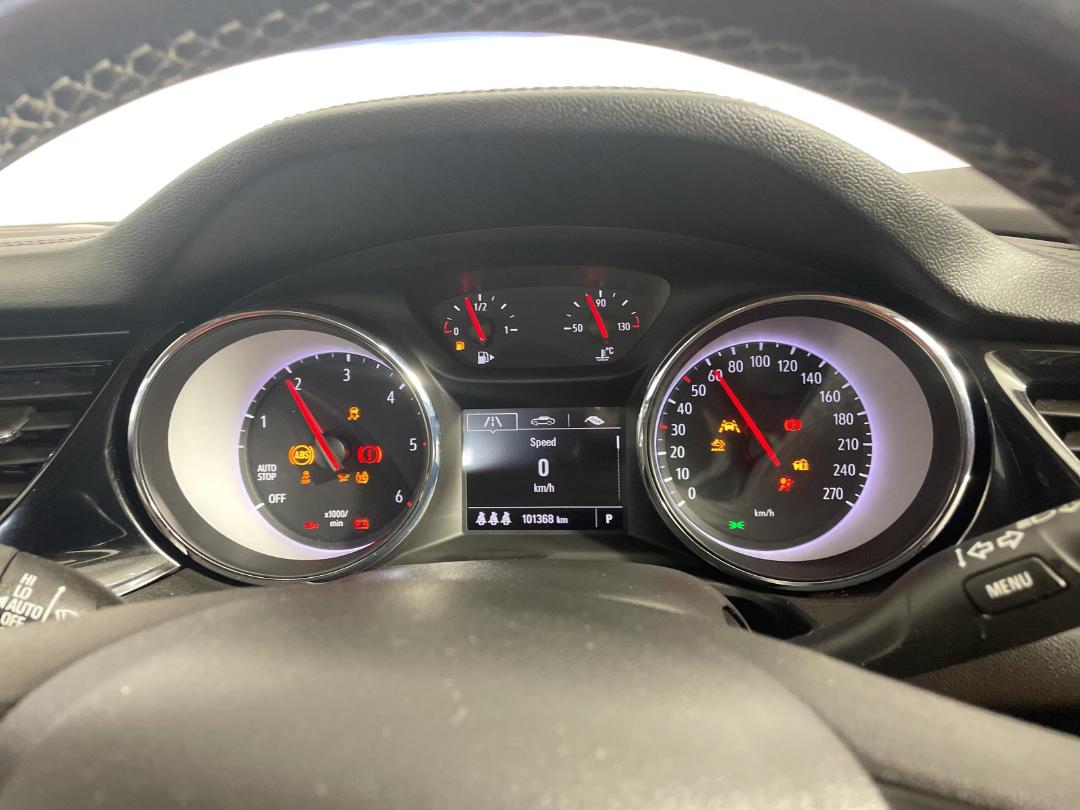 Photo '21' of Holden Commodore