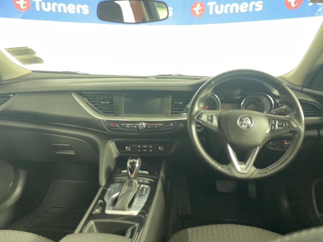 Photo '17' of Holden Commodore