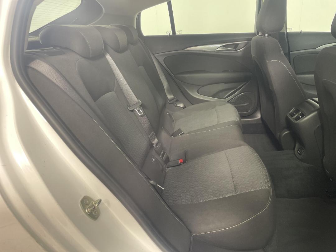 Photo '20' of Holden Commodore