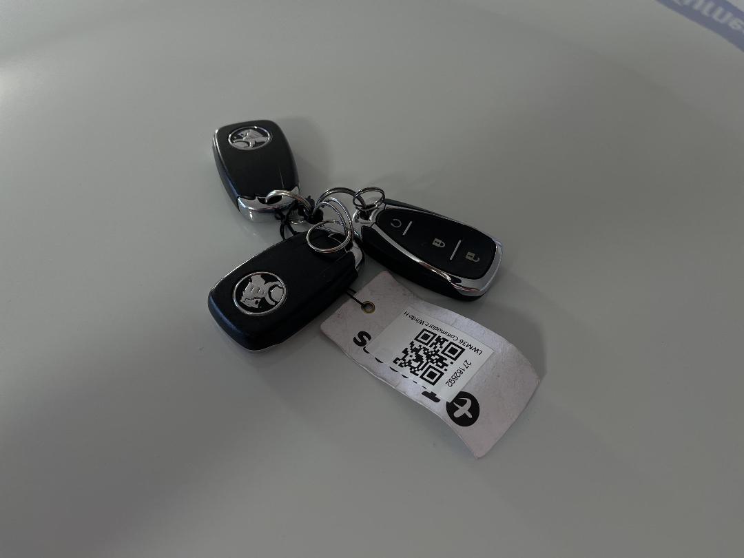 Photo '22' of Holden Commodore Photo '22' of Holden Commodore