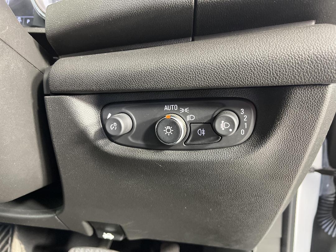 Photo '26' of Holden Commodore Photo '26' of Holden Commodore