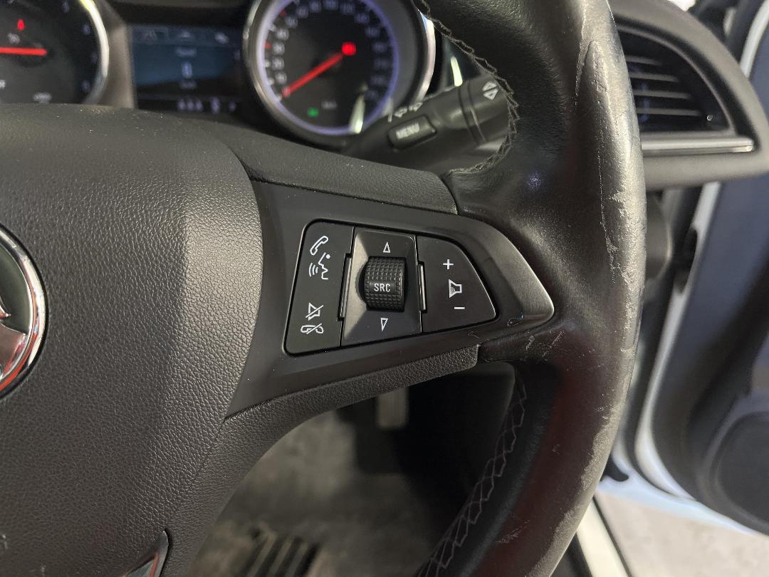 Photo '27' of Holden Commodore Photo '27' of Holden Commodore