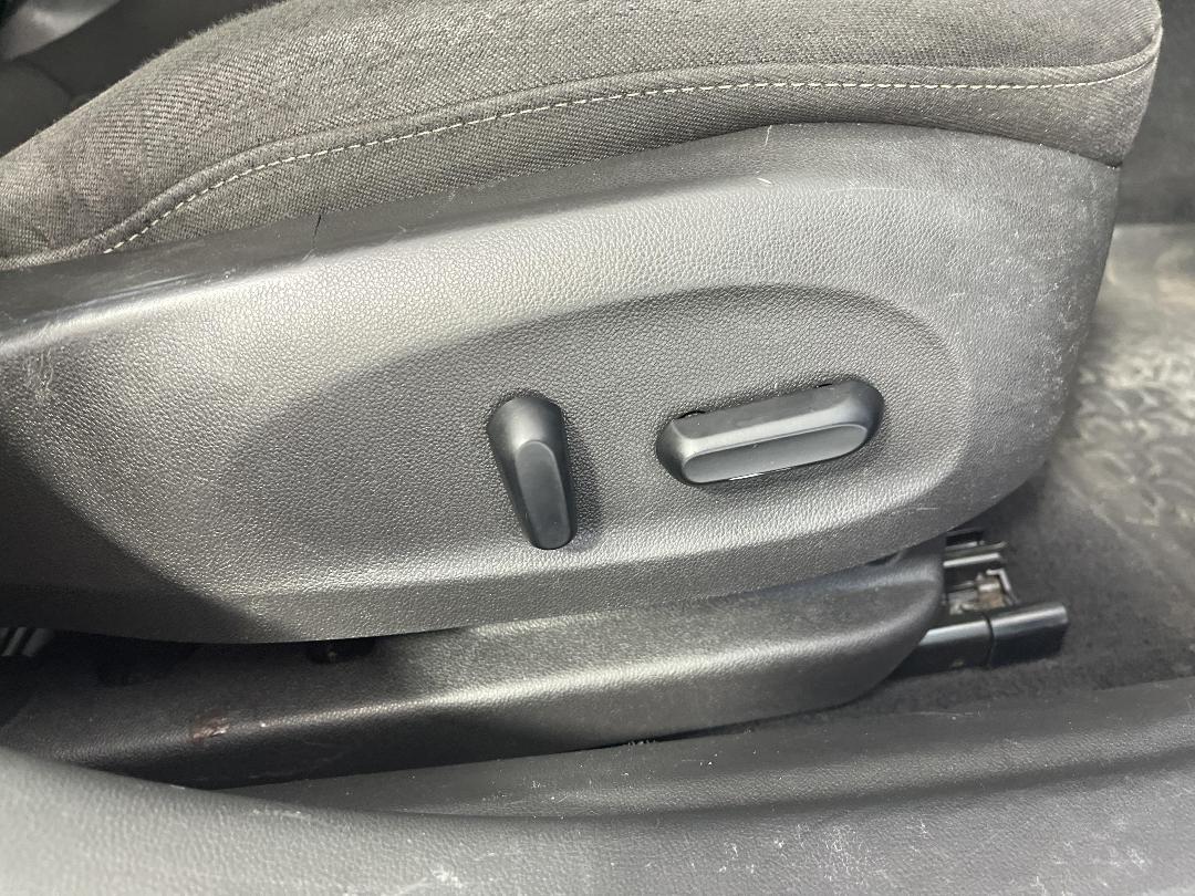 Photo '25' of Holden Commodore Photo '25' of Holden Commodore