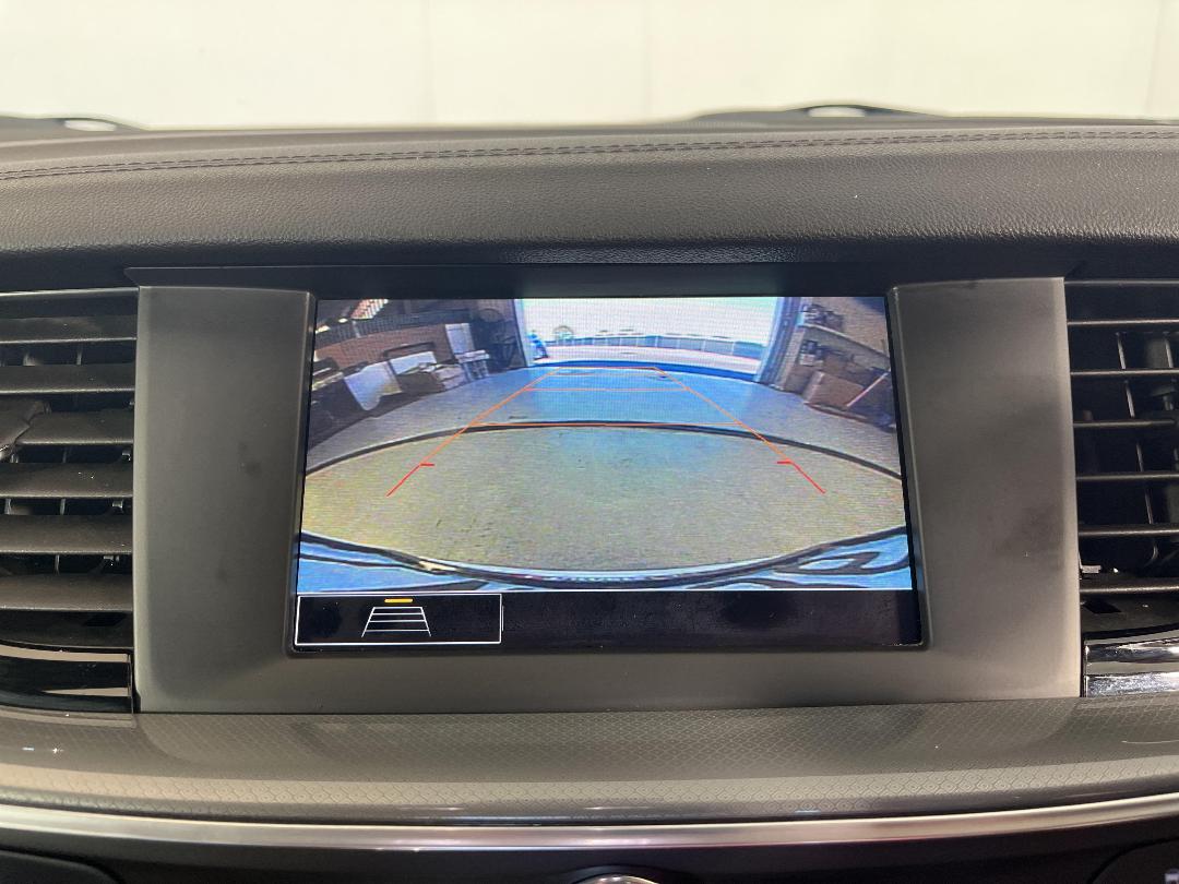 Photo '33' of Holden Commodore Photo '33' of Holden Commodore