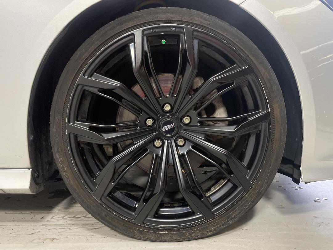 Photo '9' of Holden Commodore Photo '9' of Holden Commodore