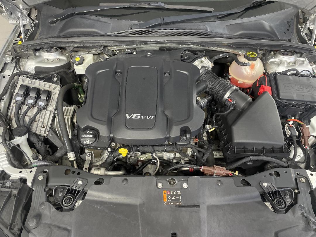 Photo '13' of Holden Commodore Photo '13' of Holden Commodore