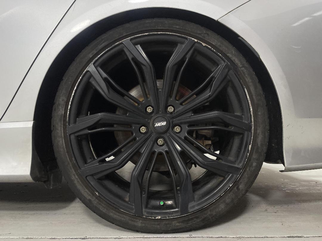 Photo '11' of Holden Commodore Photo '11' of Holden Commodore