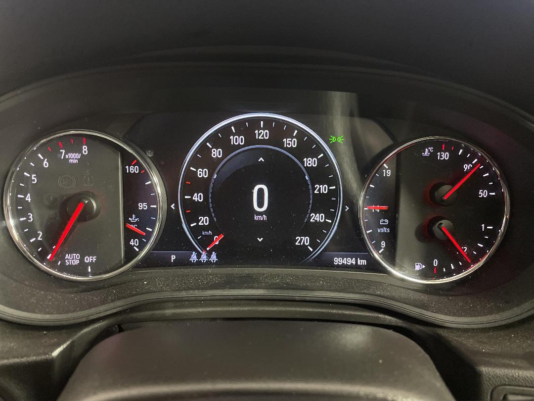 Photo '21' of Holden Commodore Photo '21' of Holden Commodore