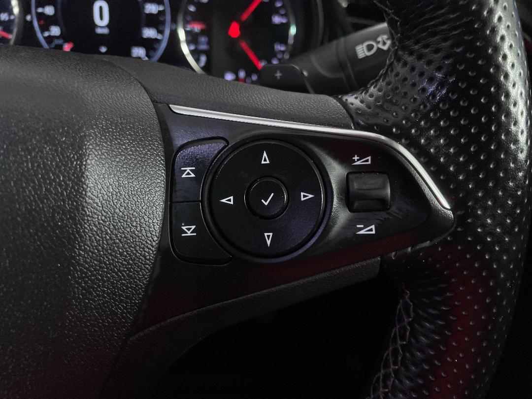 Photo '25' of Holden Commodore Photo '25' of Holden Commodore