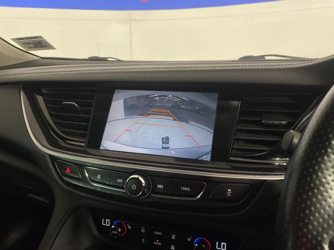 Photo '27' of Holden Commodore Photo '27' of Holden Commodore