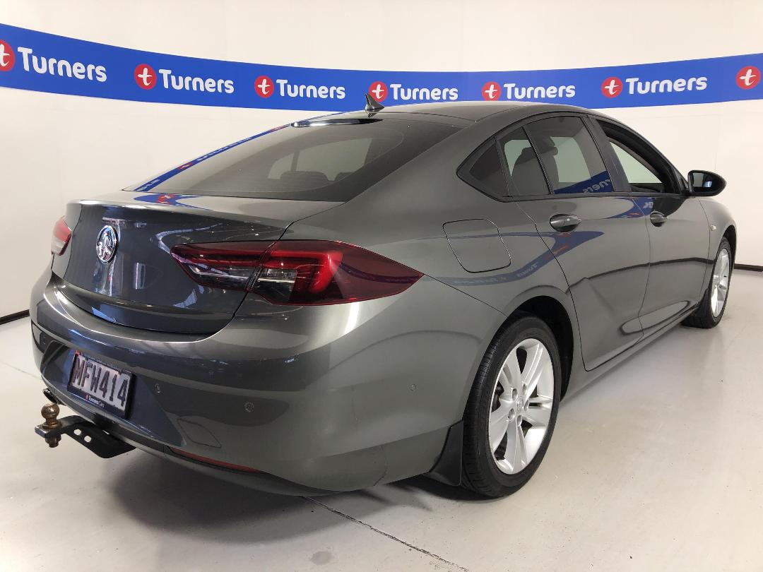 Photo '7' of Holden Commodore Photo '7' of Holden Commodore