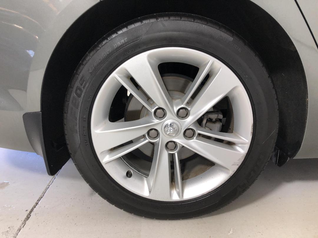 Photo '12' of Holden Commodore Photo '12' of Holden Commodore