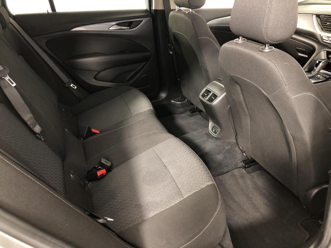 Photo '20' of Holden Commodore Photo '20' of Holden Commodore