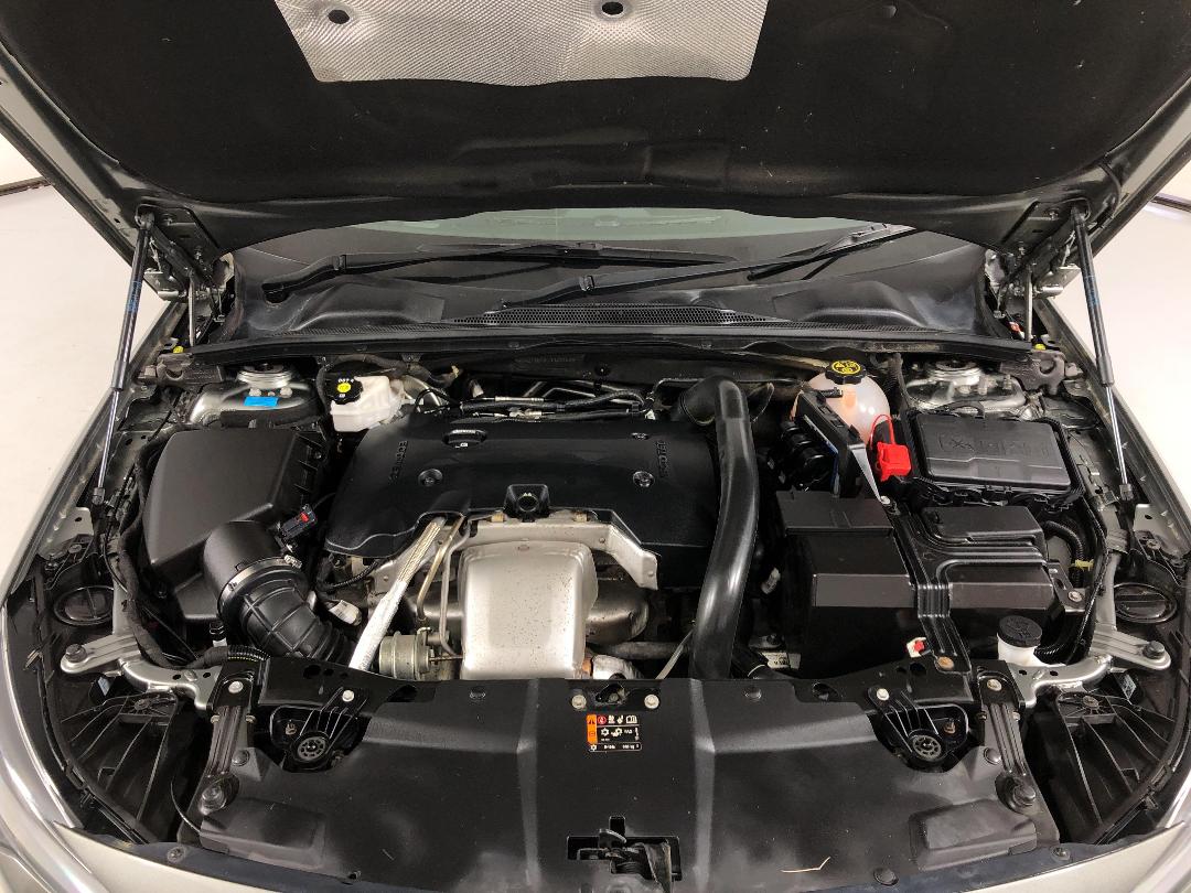 Photo '13' of Holden Commodore Photo '13' of Holden Commodore