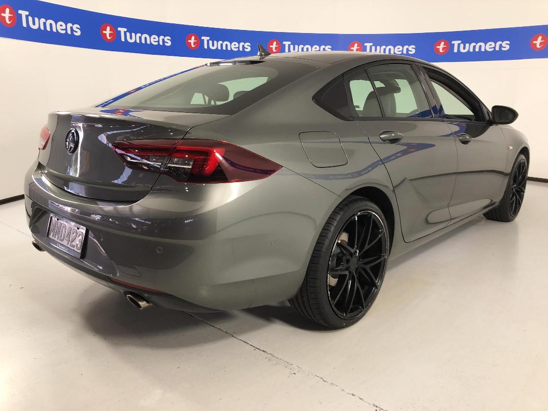 Photo '7' of Holden Commodore Photo '7' of Holden Commodore