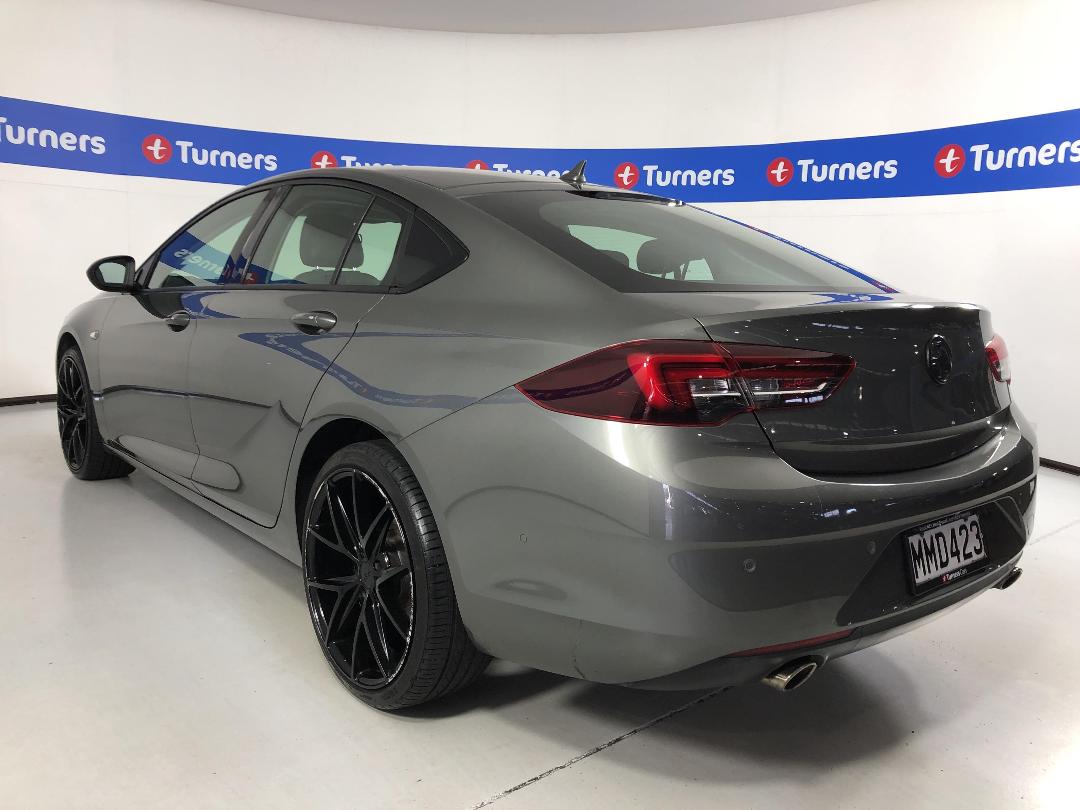 Photo '5' of Holden Commodore Photo '5' of Holden Commodore