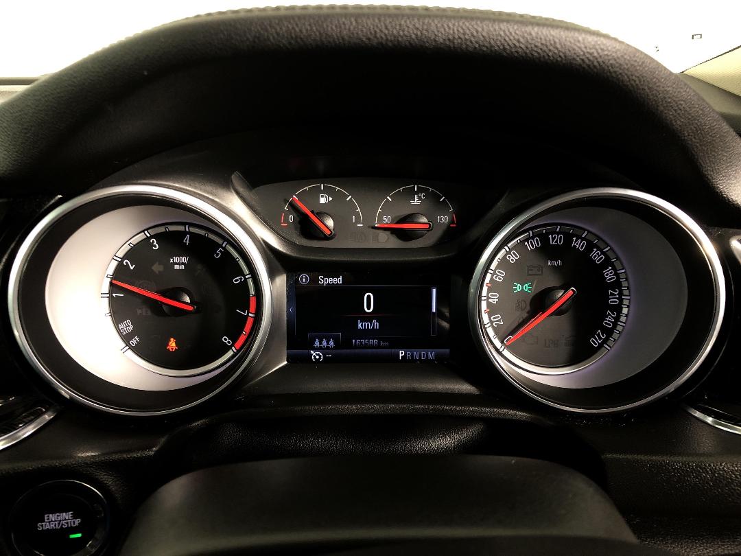 Photo '21' of Holden Commodore Photo '21' of Holden Commodore