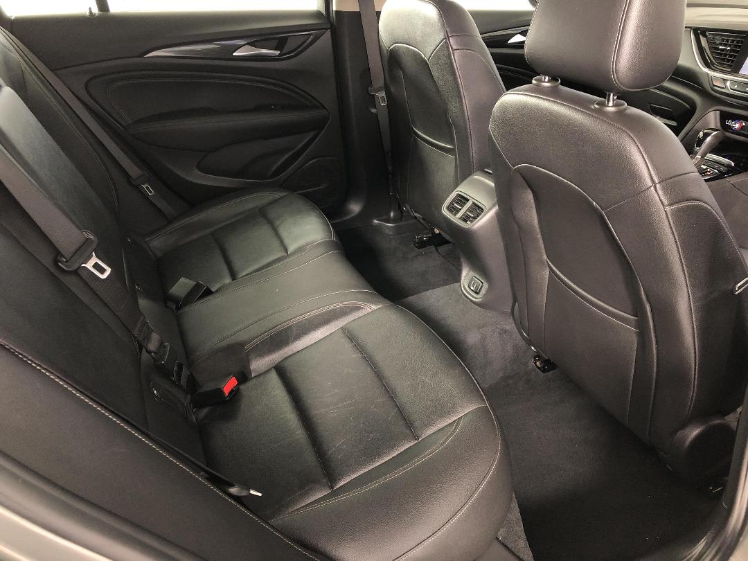 Photo '20' of Holden Commodore Photo '20' of Holden Commodore