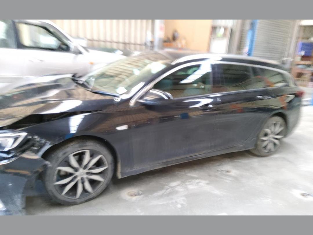 Photo '2' of Holden Commodore RS Wagon