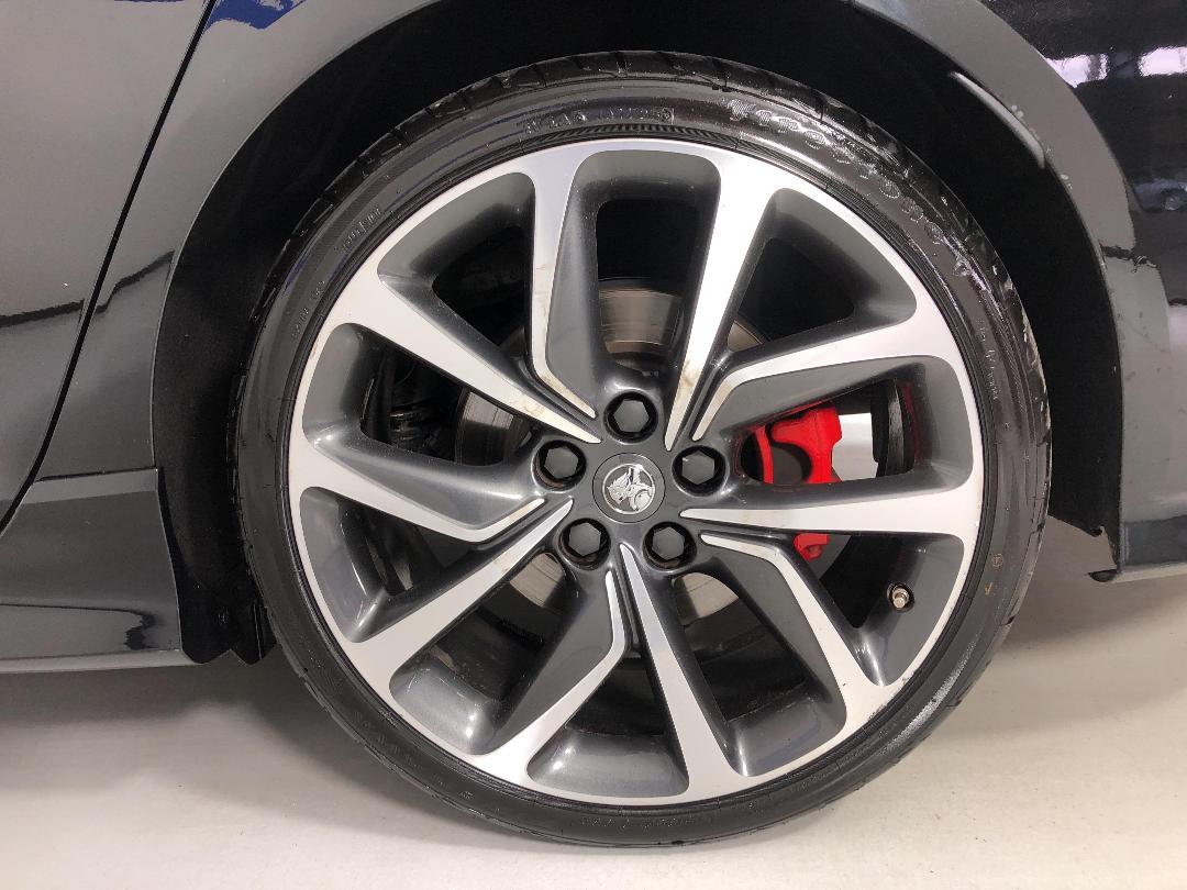 Photo '11' of Holden Commodore