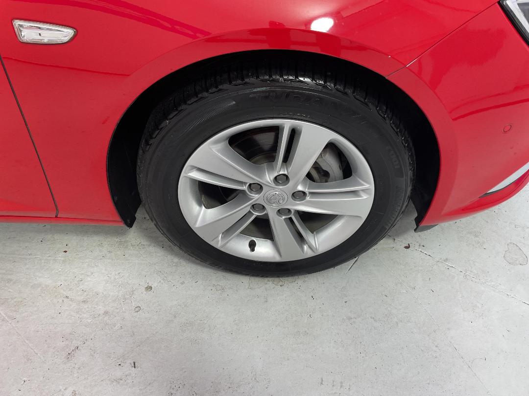 Photo '9' of Holden Commodore