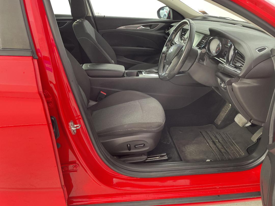 Photo '16' of Holden Commodore