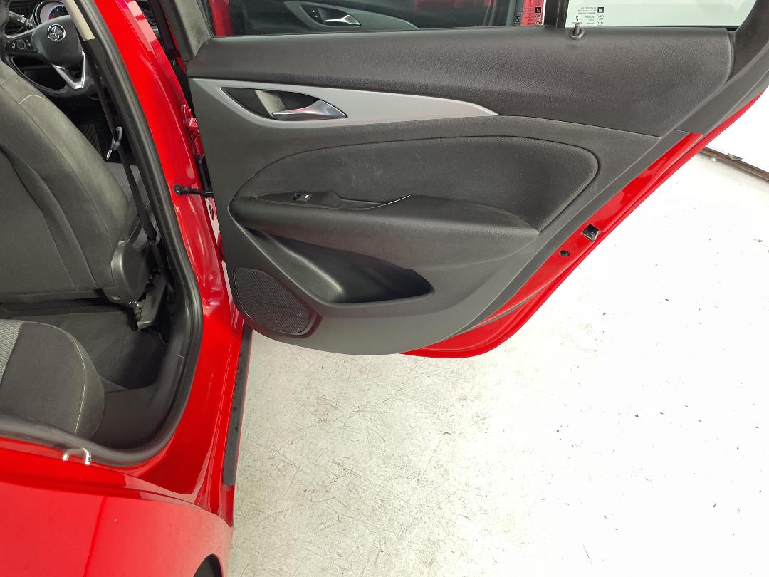 Photo '19' of Holden Commodore