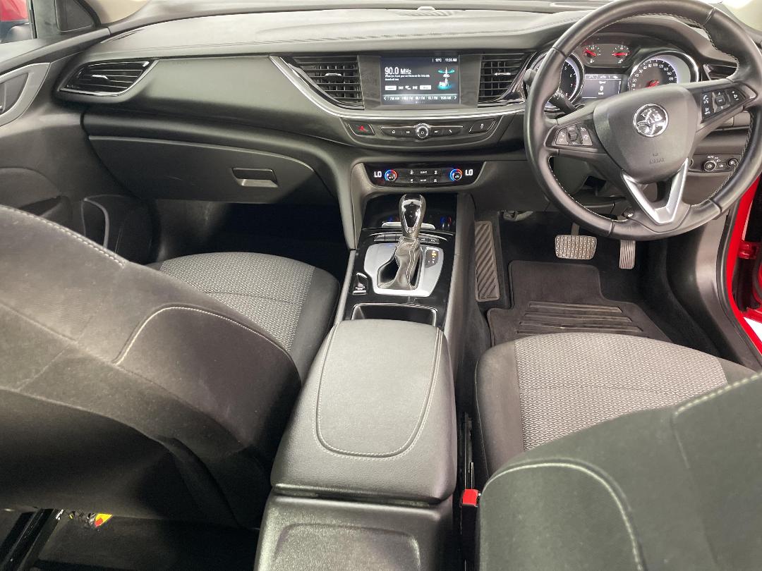 Photo '17' of Holden Commodore