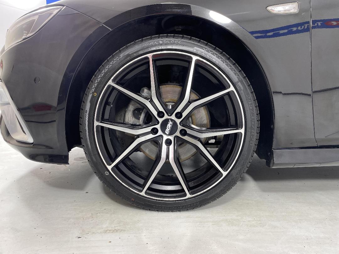 Photo '10' of Holden Commodore