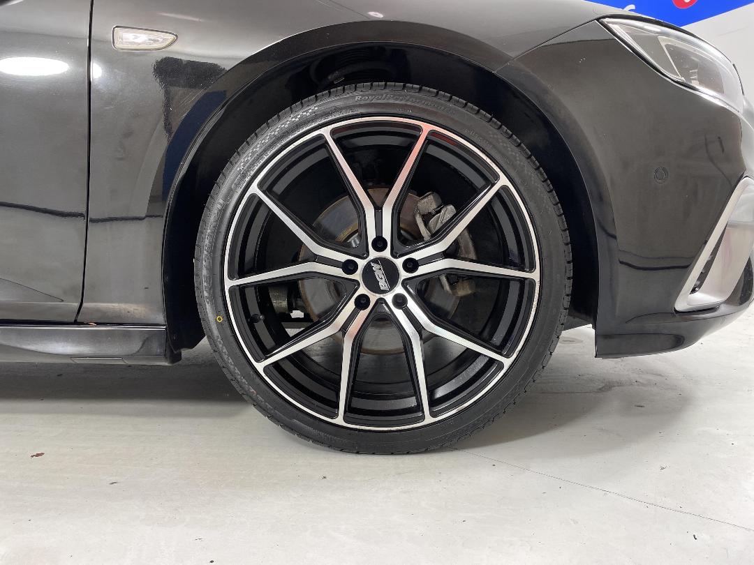 Photo '9' of Holden Commodore