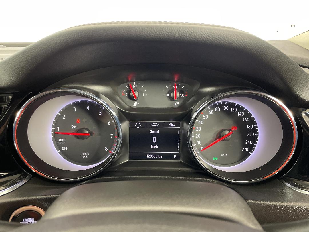 Photo '21' of Holden Commodore