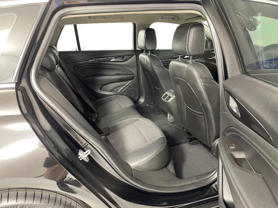 Photo '20' of Holden Commodore