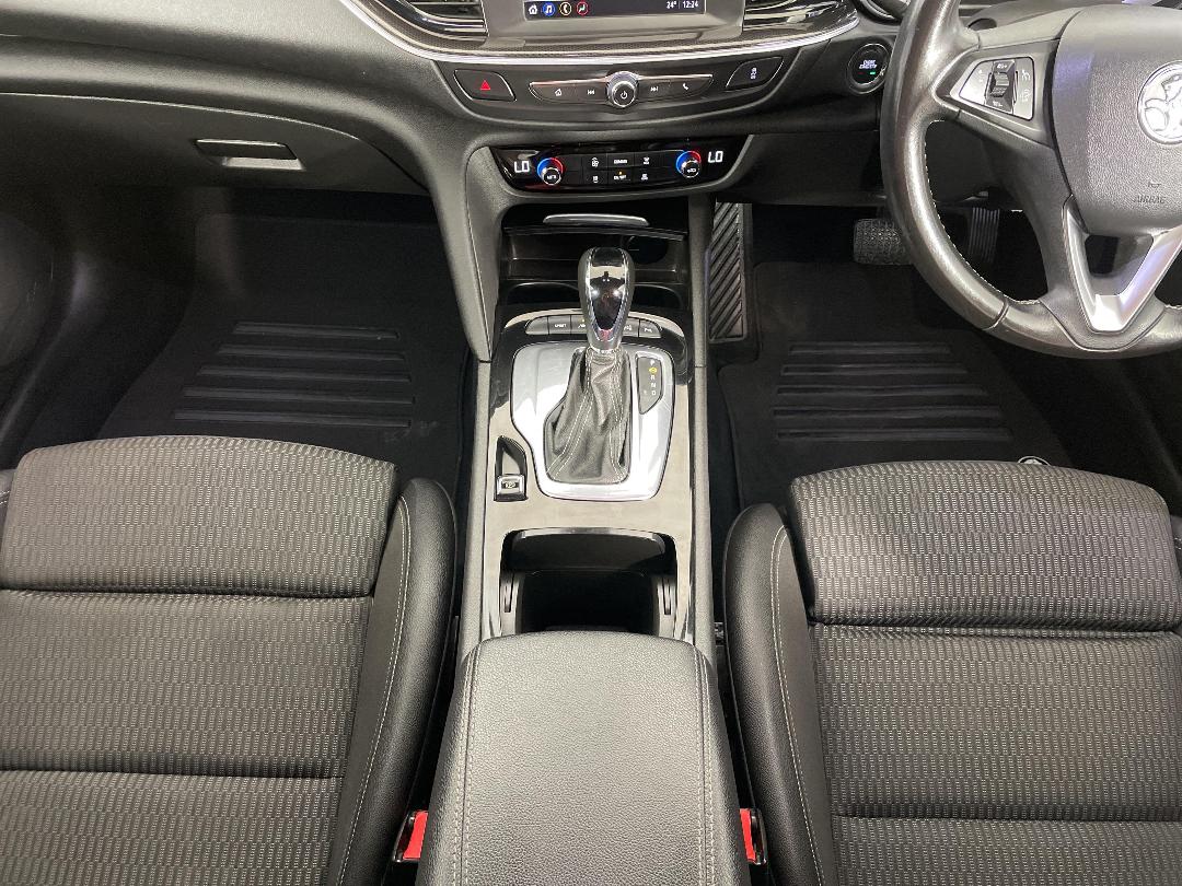 Photo '18' of Holden Commodore