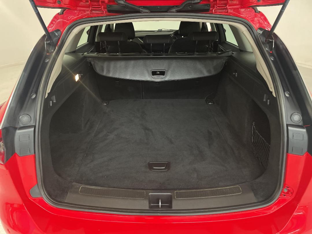 Photo '14' of Holden Commodore