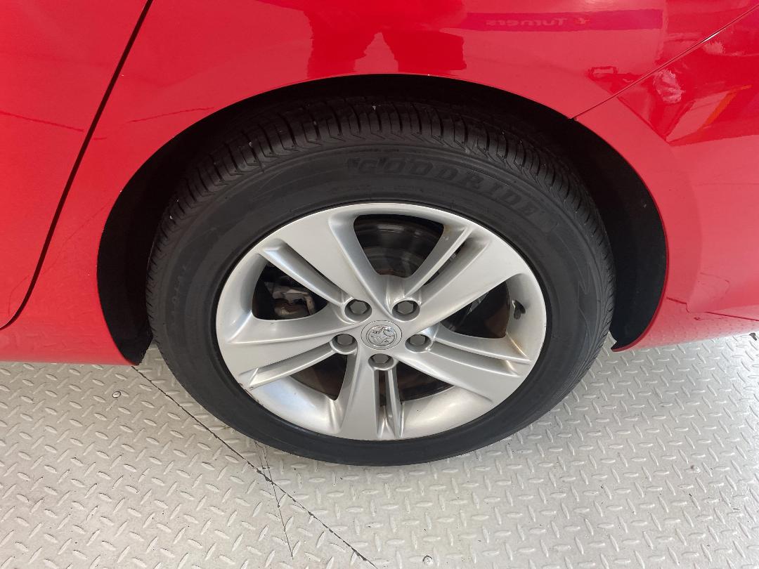 Photo '11' of Holden Commodore